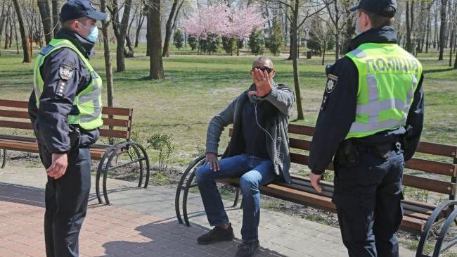 Геращенко пояснив, в яких випадках поліція має право обшукувати громадян