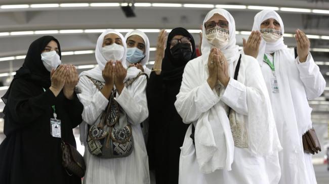 Муульмане в Ид аль Адха карантин