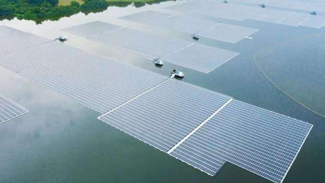 Фото: ©Sembcorp Industries: Плавуча сонячна ферма компанії Sembcorp Industries
