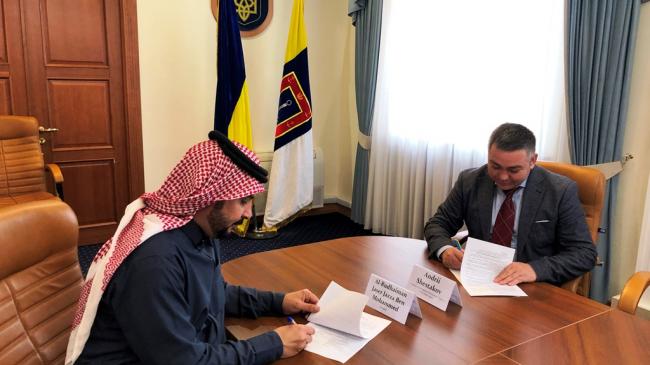 ФОТО ©Одеська ОДА: Інвестор із Саудівської Аравії Аль-Рудхайман Жасер Жазза Бен Мохаммед має намір побудувати завод з виробництва комбікормів для вівчарства, який буде розташований в місті Теплодар Одеської області.