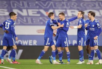 Фото: twitter.com/premierleague : Футбольний поєдинок призупинили через двох гравців, які сповідують іслам, щоб вони  могли розговітися після дня посту