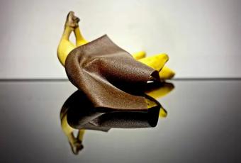 ФОТО ©20 Minutes: Le Vegskin виробляє штучну шкіру з зіпсованих фруктів