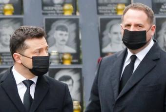 Фото ©REUTERS/Valentyn Ogirenko: Володимир Зеленський та Андрій Єрмак