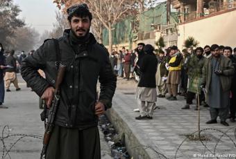 ФОТО ©Mohd Rasfan/AFP/DW: Ілюстративне фото, архів. Представник руху «Табібан», який захопив владу в Афганістані